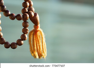 chanting beads