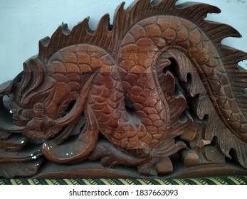 Wood  Craving Like Dragon In Chair