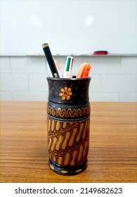 Wood Desk Pen Pencil Holder Stand For Office. 