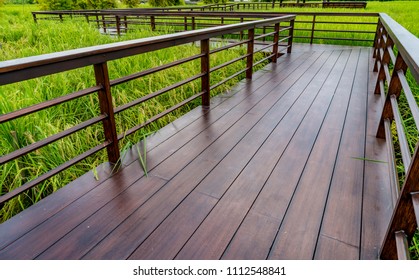 Wood footbridge in the rice paddy