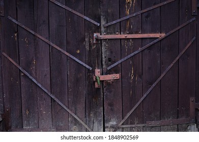 Wood Garage Door With Metal Hardware