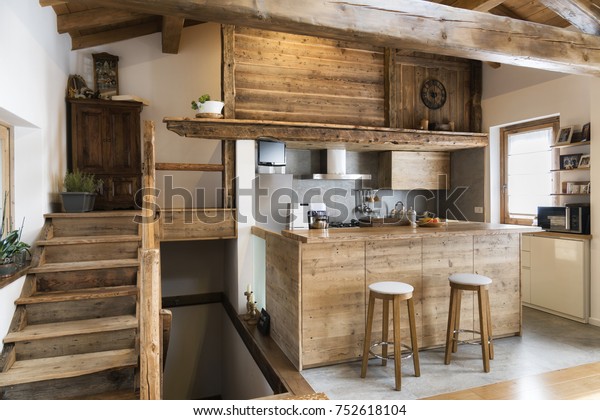 wood kitchen in cottage\
style