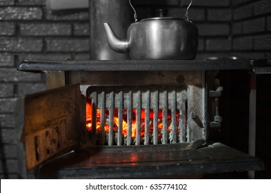 Cocina De Lena Imagenes Fotos De Stock Y Vectores Shutterstock