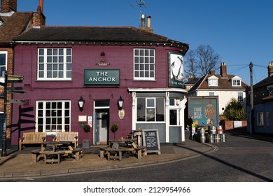 Woodbridge Suffolk UK February 25 2022: Exterior View Of The Popular The Anchor Pub In Woodbridge Town Centre, They Are Taking A Delivery Of Food And Drink