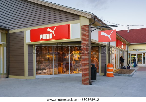 number of puma stores in us