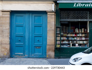 Wooden Arch Entry Door And Book Store Front - Paris, France