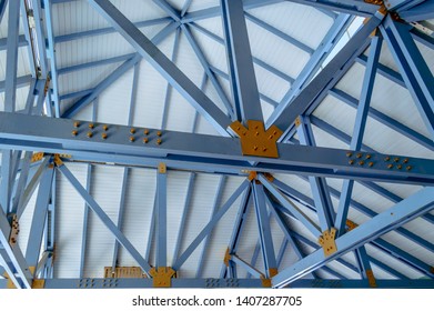 Imagenes Fotos De Stock Y Vectores Sobre Steel Ceiling