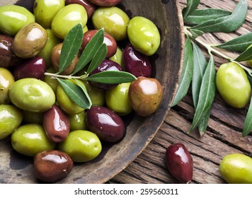 Wooden Bowl Full Olives Olive Twigs Stock Photo 259560311 | Shutterstock