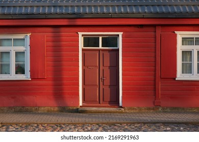 Wooden Country House Exterior. Classical Building Traditions. Falu Red Dye. Scandinavia, Europe. Tourism, Vacations, Home Office, Real Estate Development, Lifestyle