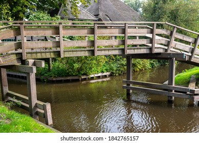 7,559 Wooden footbridge over water Images, Stock Photos & Vectors ...