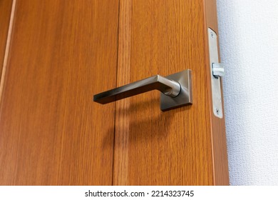 Wooden Door With Metal Knob