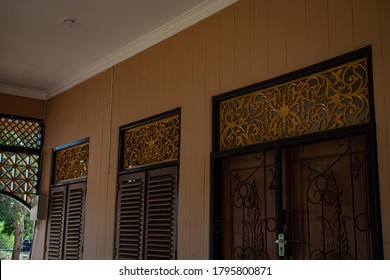 Malay House Door Images Stock Photos Vectors Shutterstock