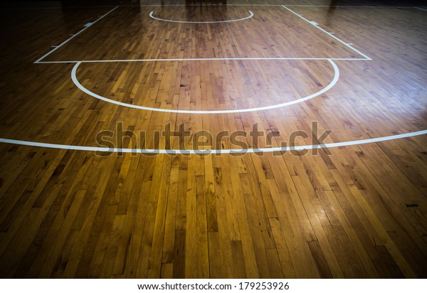 Pista De Baloncesto De Parqué Foto De Stock 179253926 | Shutterstock