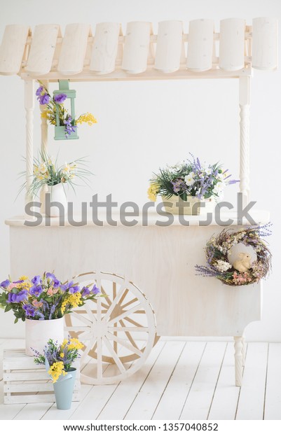 Wooden flower cart. Garden and flowers. Spring.\
Detail of the interior.