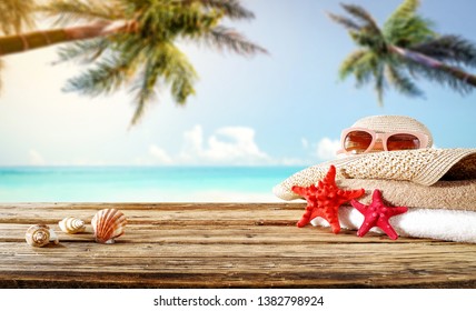 231,642 Beach table Stock Photos, Images & Photography | Shutterstock