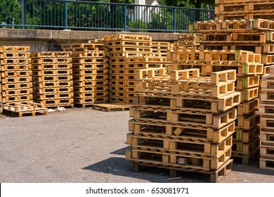10,679 Messy storage Images, Stock Photos & Vectors | Shutterstock
