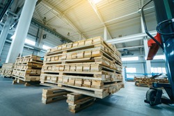 Wooden Pallets On Sandwich Panel Manufacturing