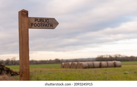 35,068 Footpath Sign Images, Stock Photos & Vectors | Shutterstock