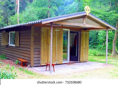 Imagenes Fotos De Stock Y Vectores Sobre Garden Cabin Shutterstock