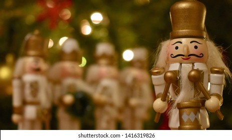 decorative toy soldiers