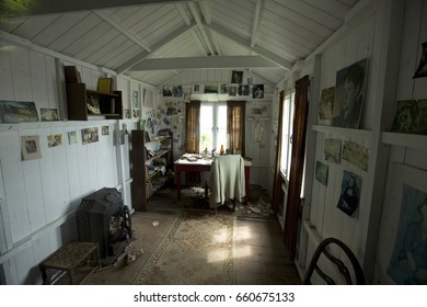 The Wooden Writing Shed And Retreat Of Poet And Welsh Bard Dylan Thomas In Laugharne, Carmarthenshire, Wales In July 2014 