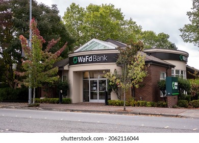 Woodinville, WA USA - Circa September 2021: Street View Of A Washington Federal Bank On An Overcast Day.