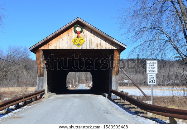WOODSTOCK\'S COVERED\
BRIDGES, Vermont,\
USA