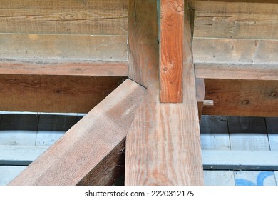 Woodworking Strong Joint On A Covered Bridge