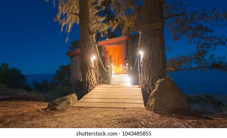 Woooden Tree House In Big Sur At Night