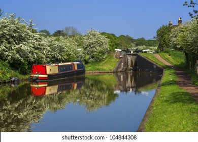 The Worcester and Birmingham canal at Tardebigge canal village in Worcestershire, the Midlands, England.