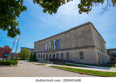 WORCESTER, MA, USA - JUL. 27, 2020: Worcester Art Museum at 55 Salisbury Street in historic downtown Worcester in Massachusetts MA, USA. 
