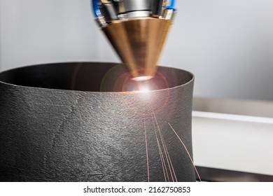 the work of a 3D printer for printing metals from powder. 3D printing with metals can be used in any industry-it allows you to significantly reduce time, budget, labor costs and the amount of materia