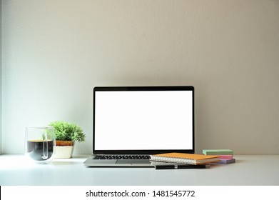 34,438 Laptop coffee plant Images, Stock Photos & Vectors | Shutterstock