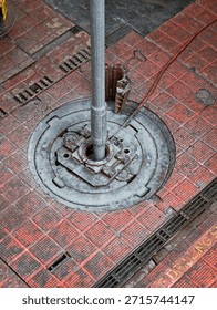Work the drill string up and down with rotation in order to clean the well before pulling out of the hole - drilling rig actvity