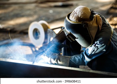 459 Flux cored arc welding process Images, Stock Photos & Vectors ...