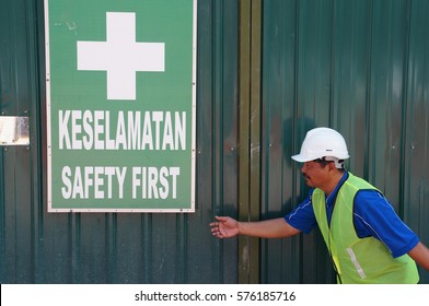 Safety First Utamakan Keselamatan Banner Vinyl Canvas Sticker 安全第一 We Accept Custom Made Size Too Lazada