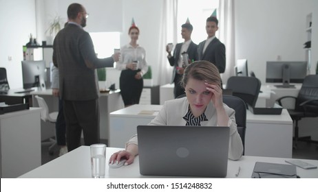 Working Day At The Office, Woman Have A Bussiness Conversation.