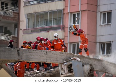 The Working Moments Of The Search And Rescue Teams Who Were Under The Rubble In The 6.6 Magnitude Earthquake That Took Place In Izmir On Friday, October 30 At 14.51.