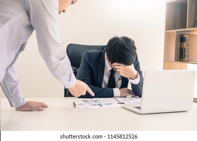 Working In The Office. Manager Is Not Satisfied The Argument. Business Complaining In Discuss During Their No Reason About Mad Group Of Team After Office Conflict Against Madly Manager.