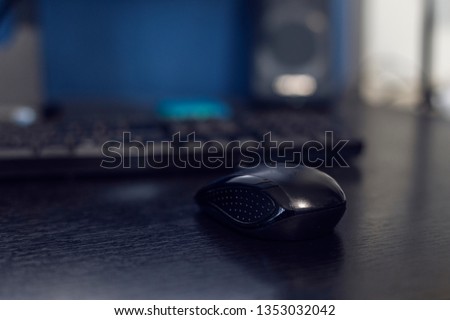 Working space with mouse on focus and keyboar at background 