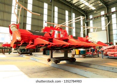 The workshop and equipment of an agricultural machinery factory