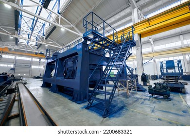 Workshop For Large Sized Metal Construction Assembling