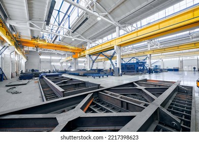 Workshop For Large Sized Metal Construction Assembling