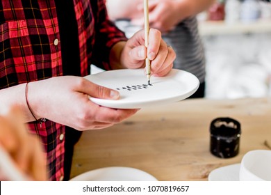 Workshop Production Of Ceramic Tableware Product Painting