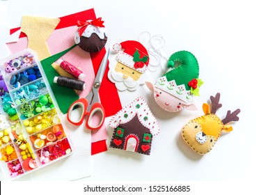 Workshop Santa Claus made of felt sewn. Material for creativity. Step-by-step master class. Toy for decorating the Christmas tree. - Powered by Shutterstock