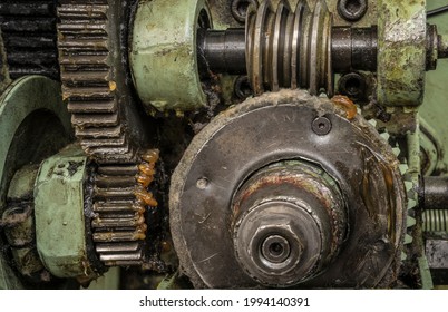 Worm Drive On A Historic Machine