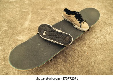 855 Broken Skateboard Images, Stock Photos & Vectors | Shutterstock