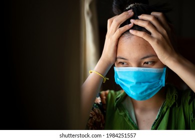  Worried, Scare, Panicked Asia Woman In Medical Mask, Concerned About Virus Corona Pandemic Illness, Paranoid Of Pandemic.