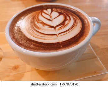 Möchtest du einen Kaffee aus einer Tasse?