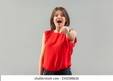 camisa roja de mujer